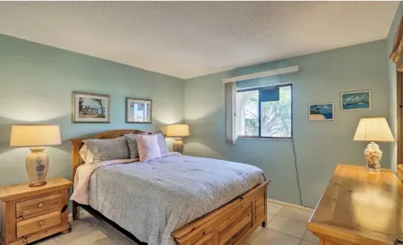 Casa Bella Condo - Fort Myers - 2br/2ba - 4 miles to FMB and Sanibel Causeway!