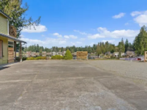 Cozy, comfortable, peaceful, unique lakeside house w beautiful views/Olympia Hoteles en Lacey