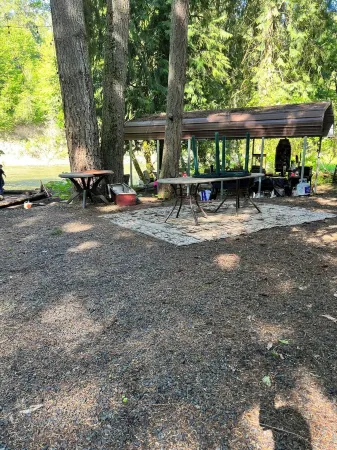 Cozy 2-bedroom RV w/AC, WiFi in charming Yelm Near Casino/Fishing/river floating Отели в г. Север Йелм