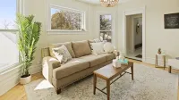 Cozy Loft - Steps to Downtown