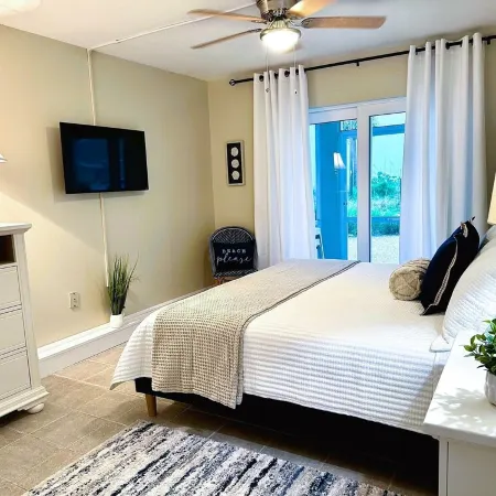 Beachfront..Island Beach Club - Gorgeous First Floor 2 Bed, 2 Bath with Pool