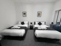 OYO Firs Lodge London Heathrow فنادق في هونسلو