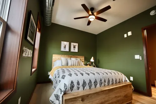 1 BDRM Downtown Minocqua! Perfect for couples or work trips!