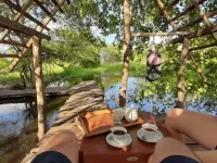Lake Bliss Hotels in Авьюкана