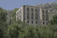 The Lodge Inn Hotel Hotels in Faraiya