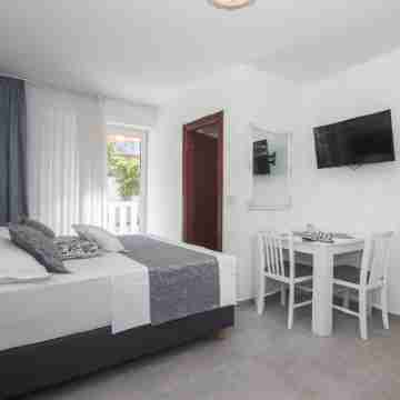 Apartments and Rooms Kapulica Rooms