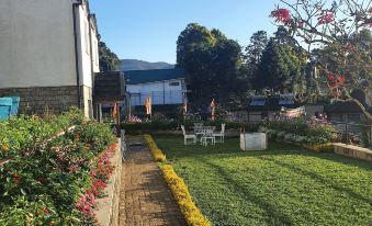 Lakeside Cottages