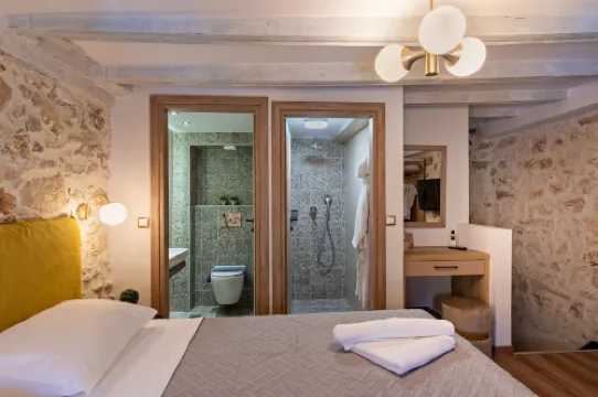 Erotokritos City Luxury Suites