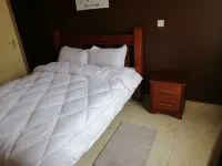 Yurana Resort Kenya فنادق في Olooloitikosh