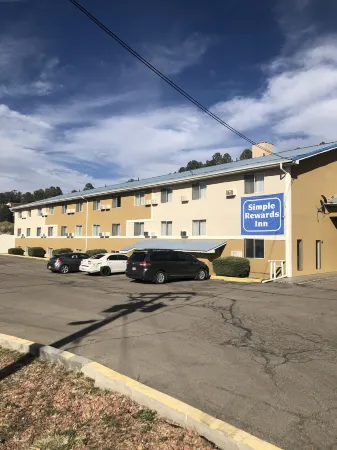 Simple Rewards Inn Отели в г. Руидосо Даунс