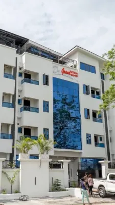 De Grand Hotel and Rooftop Hotel di 