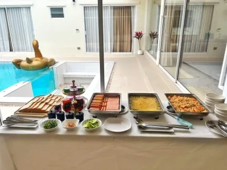 Meefan Private Pool Villa Отели рядом с достопримечательностью «Wat Sap Setthi Wanaram»