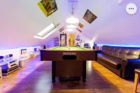 Super Large Apartment in London for Larger Groups Hotel a Mitcham