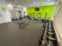 Newly Renovated Room in Cozy Hotel Near Disney 2