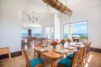 Pristine Bay Villa 1304 with large pool - 3 bedroom condo