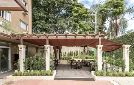 Hotel Marbor Отели рядом с достопримечательностью «Vila Cléo»