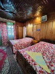 Shiraz Deluxe Houseboat Hotels in 