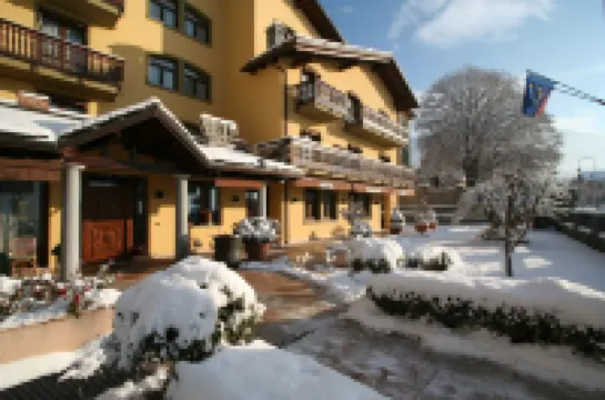 Paradise Hotel & Wellness Hotel di 