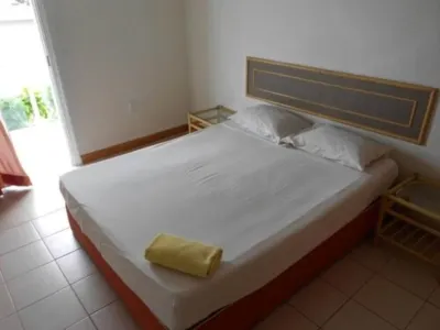 Elixir Hotel and Serviced Apartments Hotels near National War Memorial Grounds