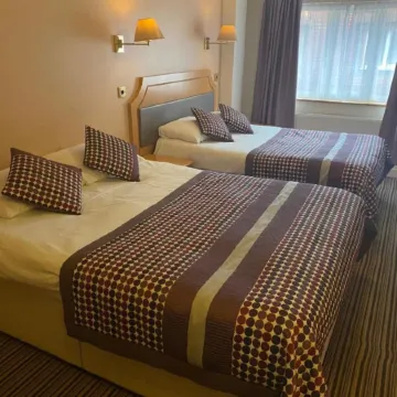 Parkside International Hotel