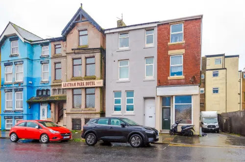 Stay with Empire - Tyldesley Rd