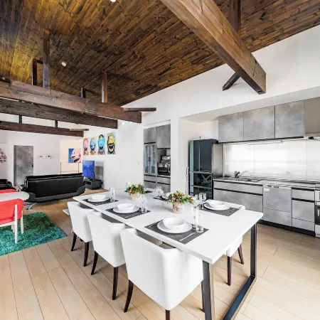 Villa Rochalie by Hhg