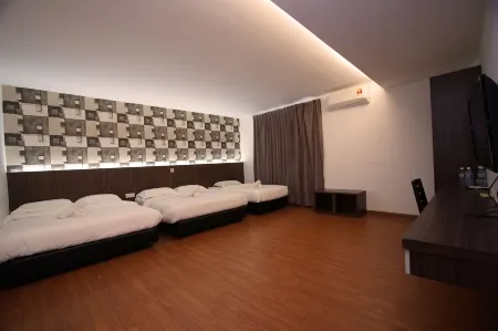 Pavilion Inn Отели в г. Мири