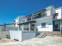 Luxury Apartment with Heated Pool in Starigrad - Wifi