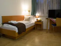 Garni Hotel Rödelheimer Hof Các khách sạn gần Thính phòng J&J Auditorium