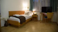Garni Hotel Rödelheimer Hof - 2-Star