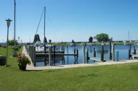 Lakeside Motor Inn Hotels in Gladstone