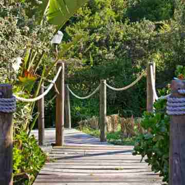 Shangri-La Manor Hotel Exterior