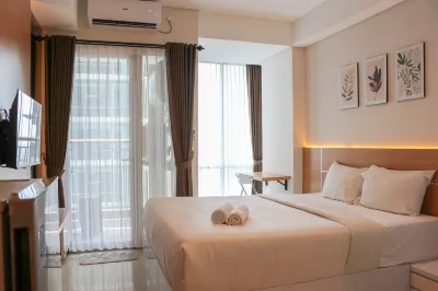 Elegant and Comfy Studio at Tamansari Iswara Apartment Hotel a Rawalumbu