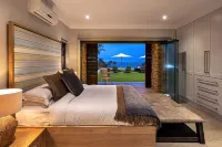 Dolphin Coast Yolo Spaces - Ballito Beach House Villa Hotels in Salt Rock