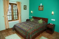 Room-1 Bedroom with Balcony Mountain VIE
