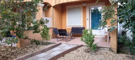 Le Gîte du Festival Sud Aqua - Avignon TGV Отели рядом с достопримечательностью «Mairie d'Avignon»