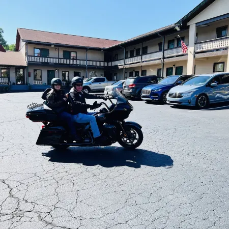 Alpine Valley Inn