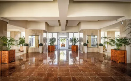 Netanya Panoramic Sea-View 4BR Apt by Sea N' Rent Отели рядом с достопримечательностью «Netanya»