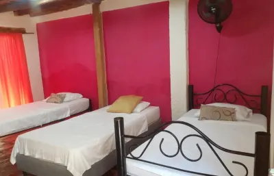 Hotel 4 Manzanas  호텔