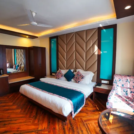 The Kenilworth Mussoorie by Stotrak