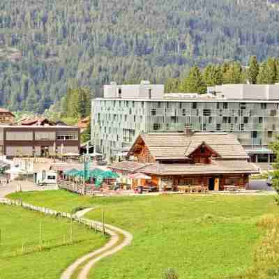 Arena Franz Ferdinand Nassfeld Hotel Exterior