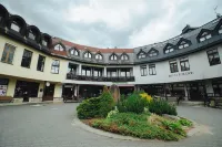 Pension Mona Hoteles cerca de 369