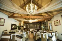 Domaine du Manoir Hotels in Champagneux