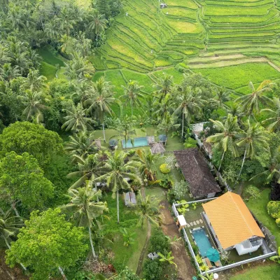 Green Sari Private Villa Hotels near Sambahan