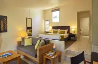 อวารัว ลอดจ์ โรงแรมใน