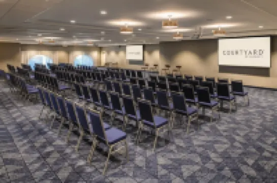 Courtyard Santa Cruz