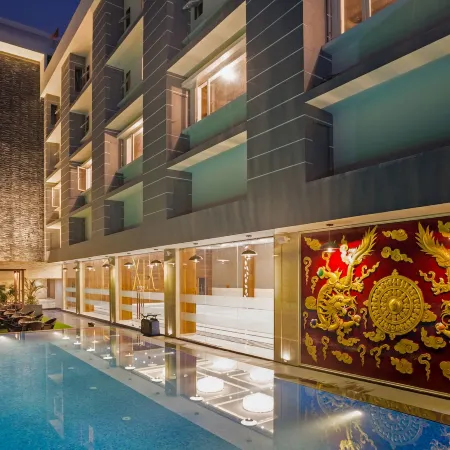 Hotel Saffron Crest