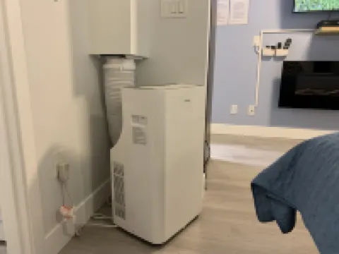 A Lovely Studio with Full Kitchen & AC