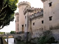 Le Provençal Hotels in Tarascon