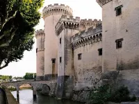 Le Provençal Hotels in Tarascon